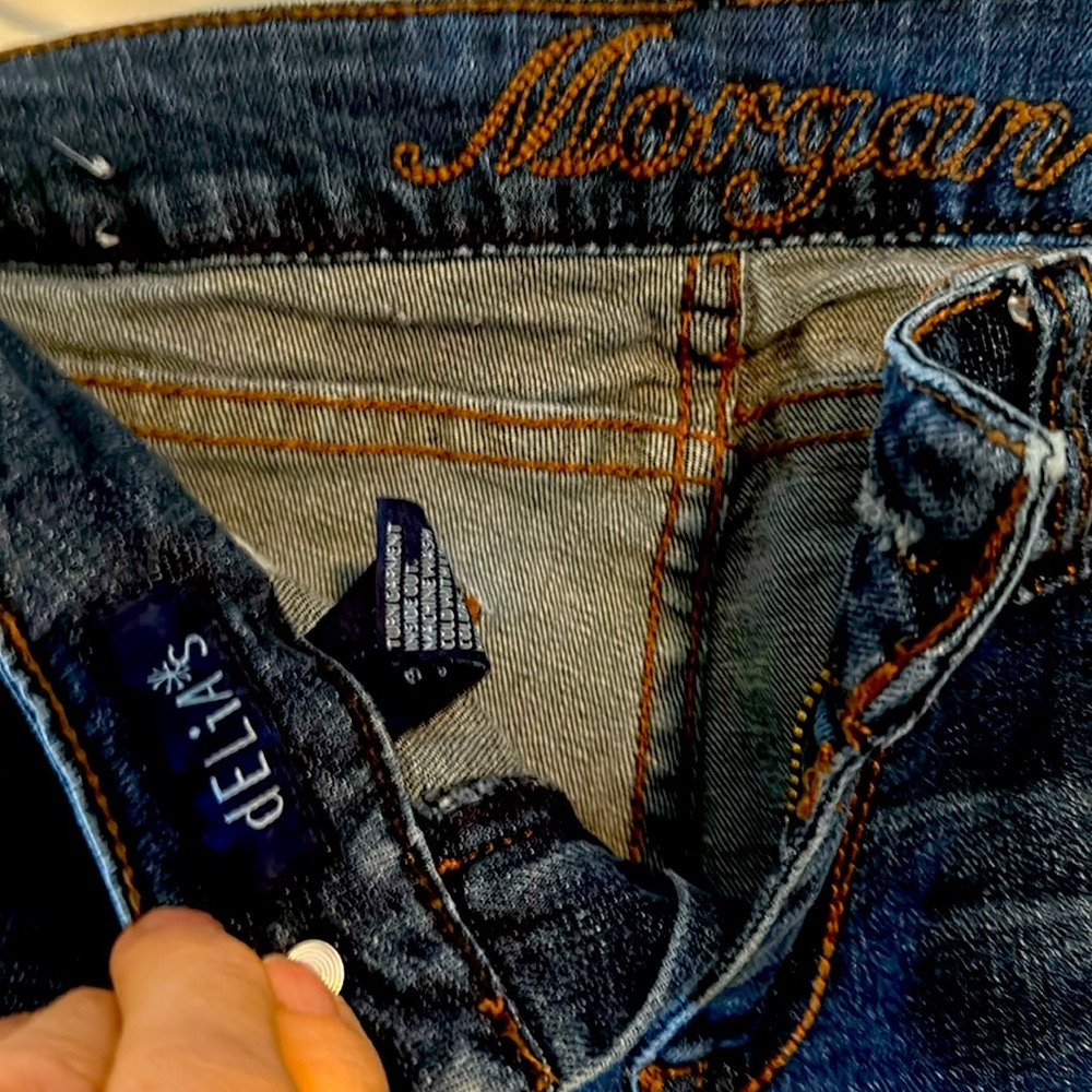 dELiAs Morgan denim jeans. Size 3/4L.straight legged.
